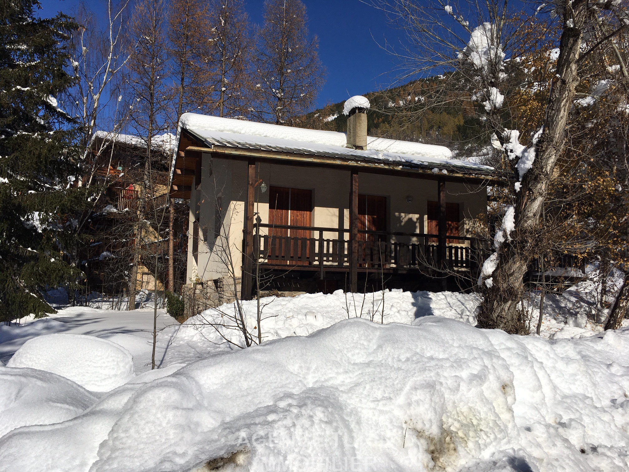 Vente Chalet Sur Un Terrain D'environ 1200 M²